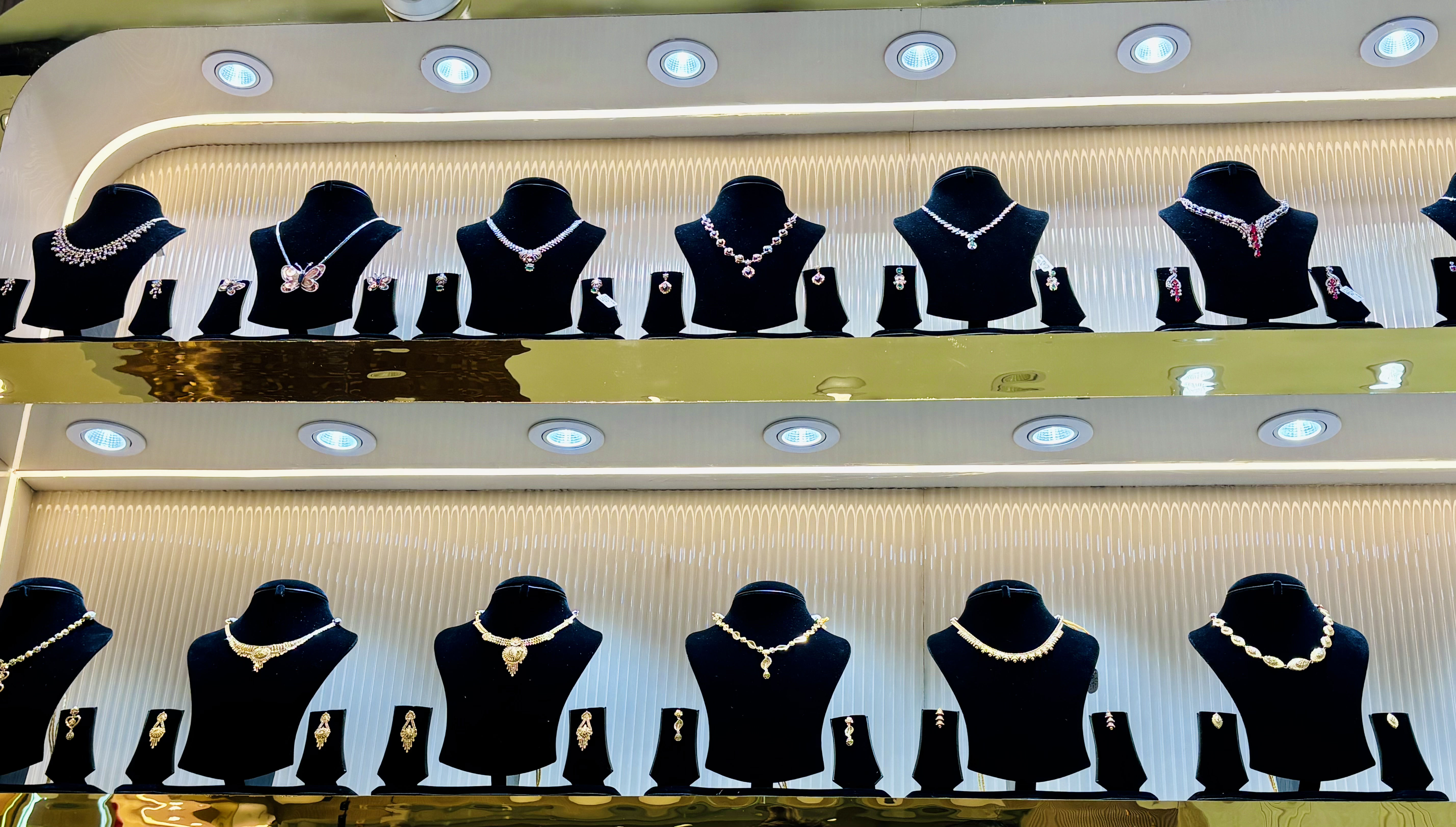 Collection diamond piece